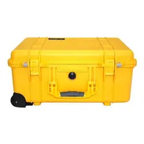 peli-1560-beschermkoffer-geel-met-foam.jpg