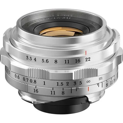 Thypoch-Ksana-21mm-F3-5-with-lens-hood-Leica-M-silver_1.jpg