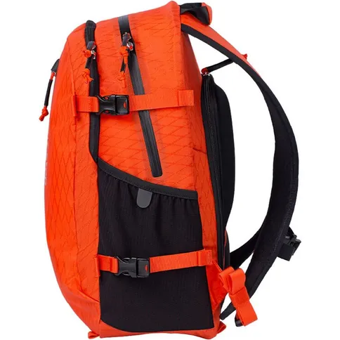 F-Stop-Guru-4-AIR-24-Liter-Backpack-Female-Torso-Version-Magma_5.jpg