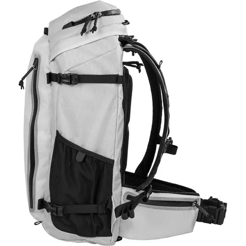 F-Stop-Kashmir-2-AIR-33L-Backpack-Male-Torso-Version-Arctic_3.jpg
