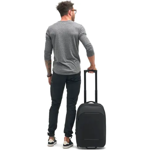 Gomatic-Navigator-Carry-On-37L_7.jpg