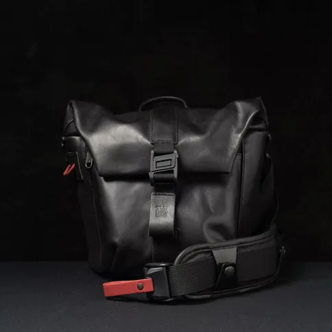 Wotancraft-Pilot-Travel-cameratas-3-5-liter-zwart-leer_1.jpg