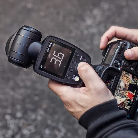 Profoto-A1-instagram-square-1080x1080px-BTS-12.jpg