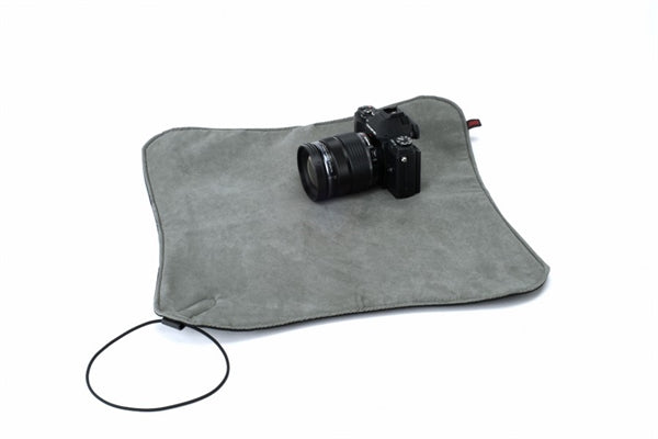 Artisan & Artist ACAM 80 Cotton/Leather Camera Wrap