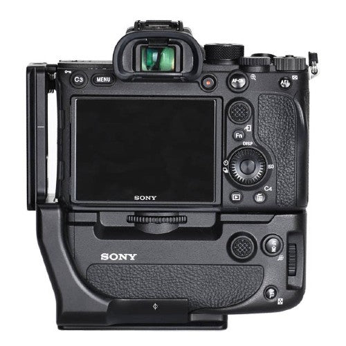 SUNWAYFOTO L-Plate for Sony A7RIV incl. Grip
