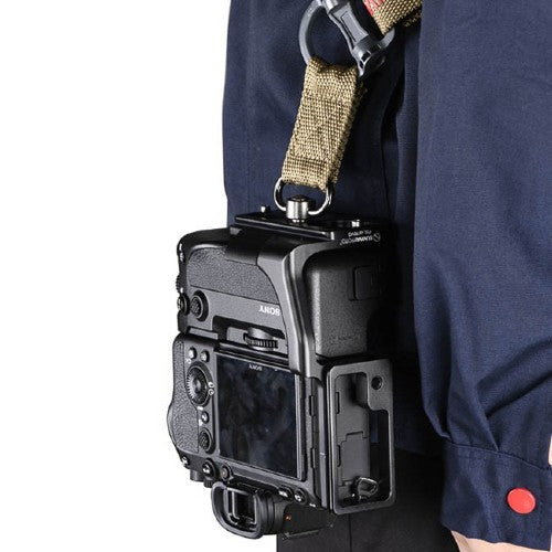 SUNWAYFOTO L-Plate for Sony A7RIV incl. Grip