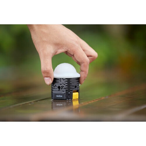Godox WL4B - Waterproof LED light with built-in battery