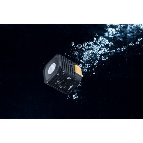 Godox WL4B - Waterproof LED light with built-in battery