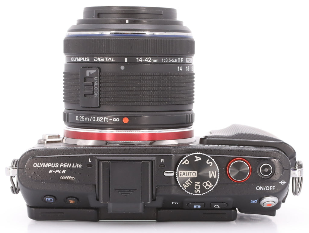 Olympus PEN Lite E-PL6 body zwart + 14-42mm F/3.5-5.6 II R Zwart occasion