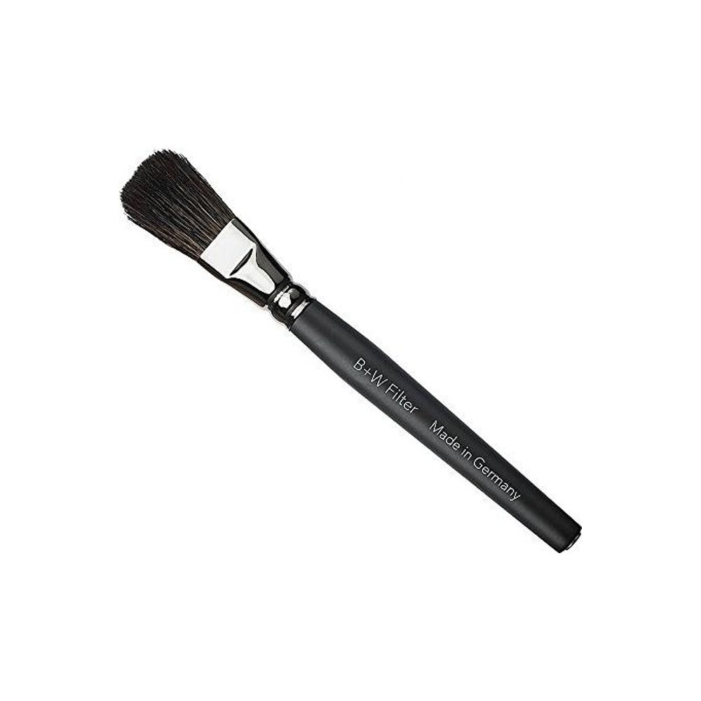 B+W Cleaning Brush with Magnet