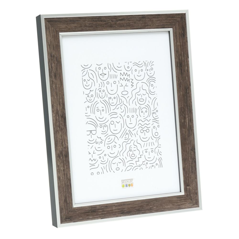 Deknudt Wooden photo frame in dark brown wood color with silver trim 20x30 S40YOUR3