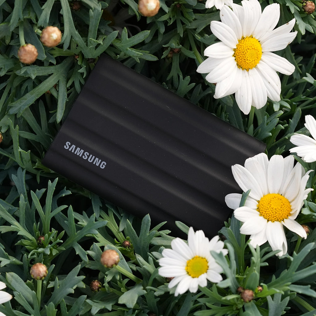 Samsung Portable SSD T7 Shield 1TB Black