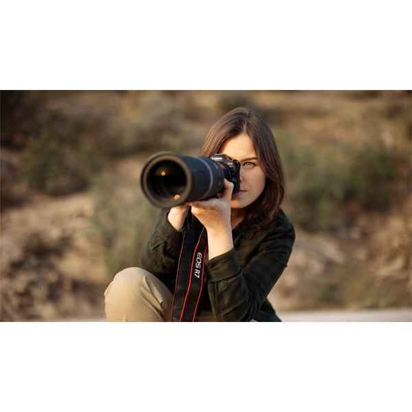 Canon EOS R7 Body + EF - RF Mount adapter