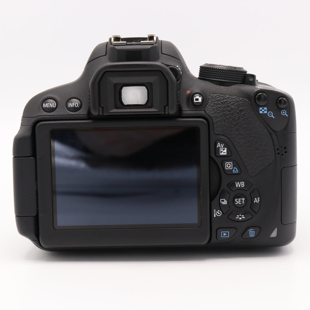 Canon EOS 700D + 18-55mm iS II occasion
