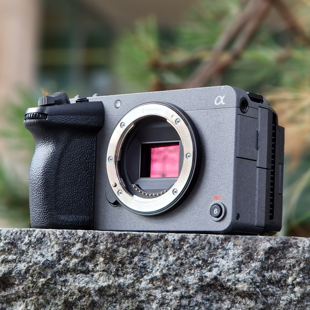 Sony FX30 + 18-105mm f/4.0