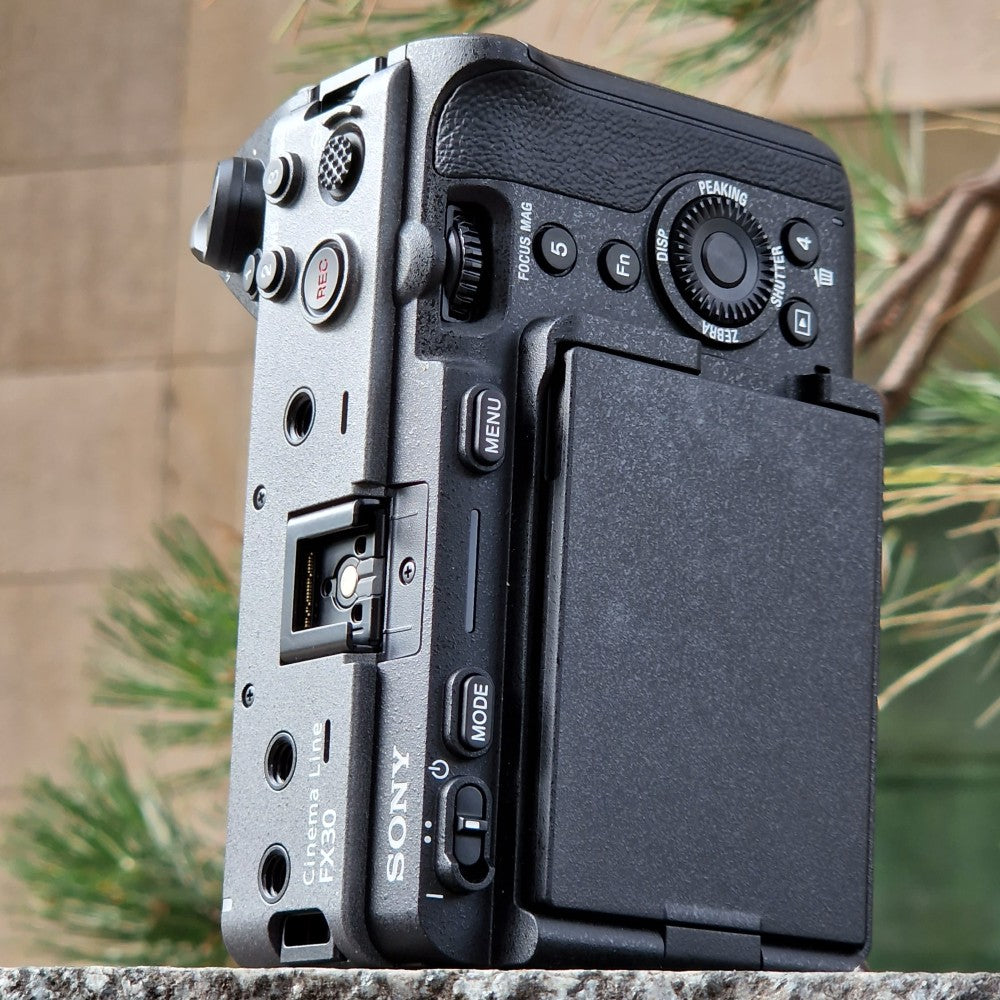 Sony FX30 + 18-105mm f/4.0