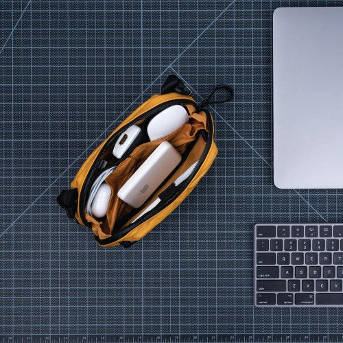 WANDRD Tech Bag Medium Sedona Orange