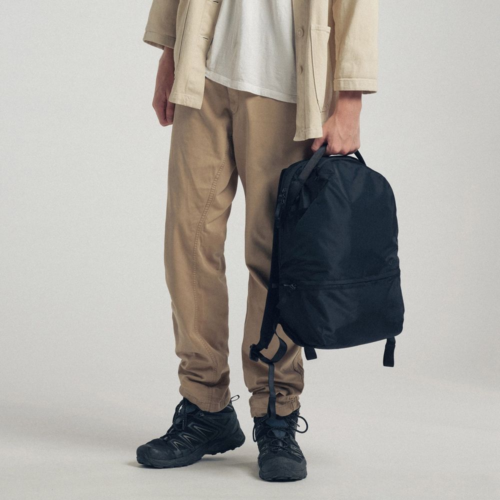 Urth Arkose 20L Backpack (black)