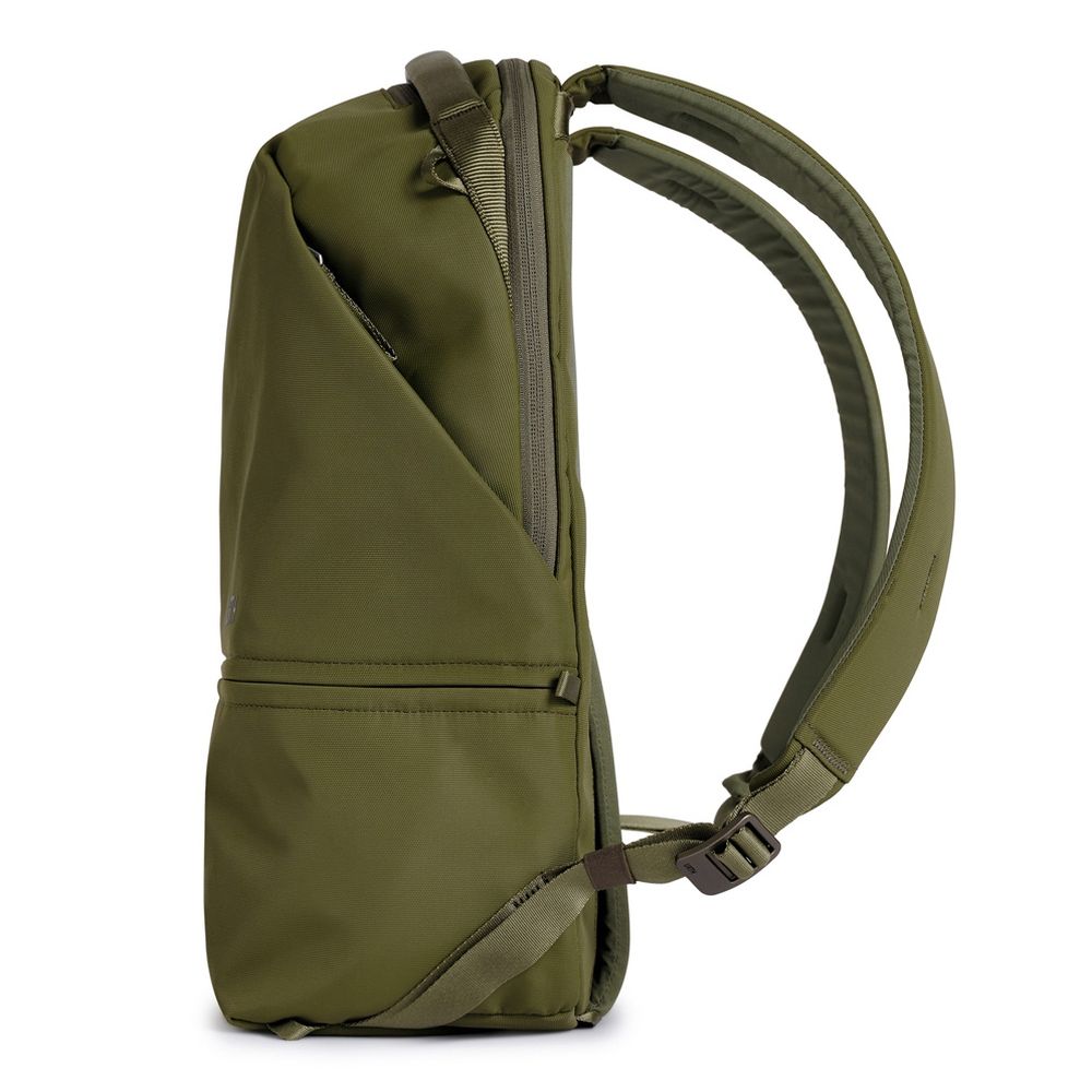 Urth Arkose 20L Backpack + Camera Insert (green)
