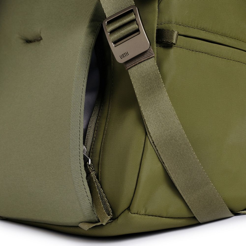 Urth Arkose 20L Backpack + Camera Insert (green)