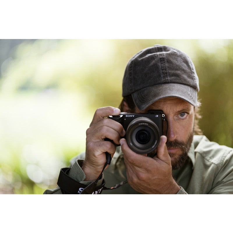 Sony A6700 Body + Sigma 18-50mm f/2.8 DC DN Contemporary Sony E