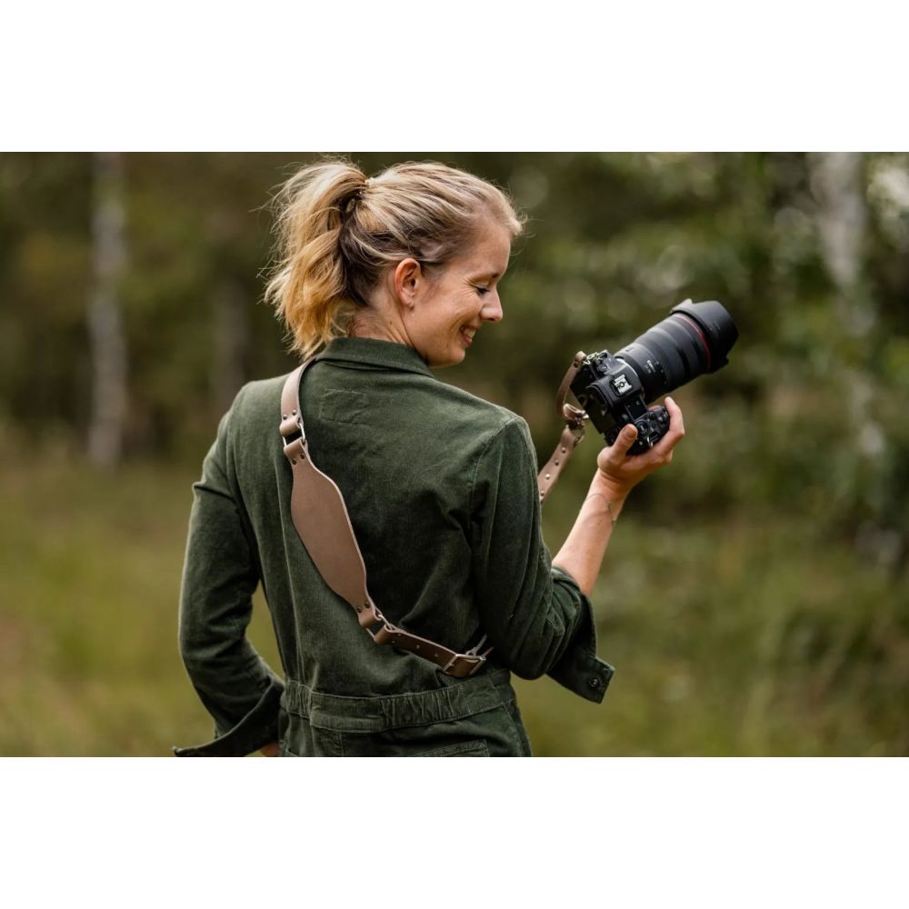 The Hantler Camera Shoulder strap Stone Gray / Brass, Regular