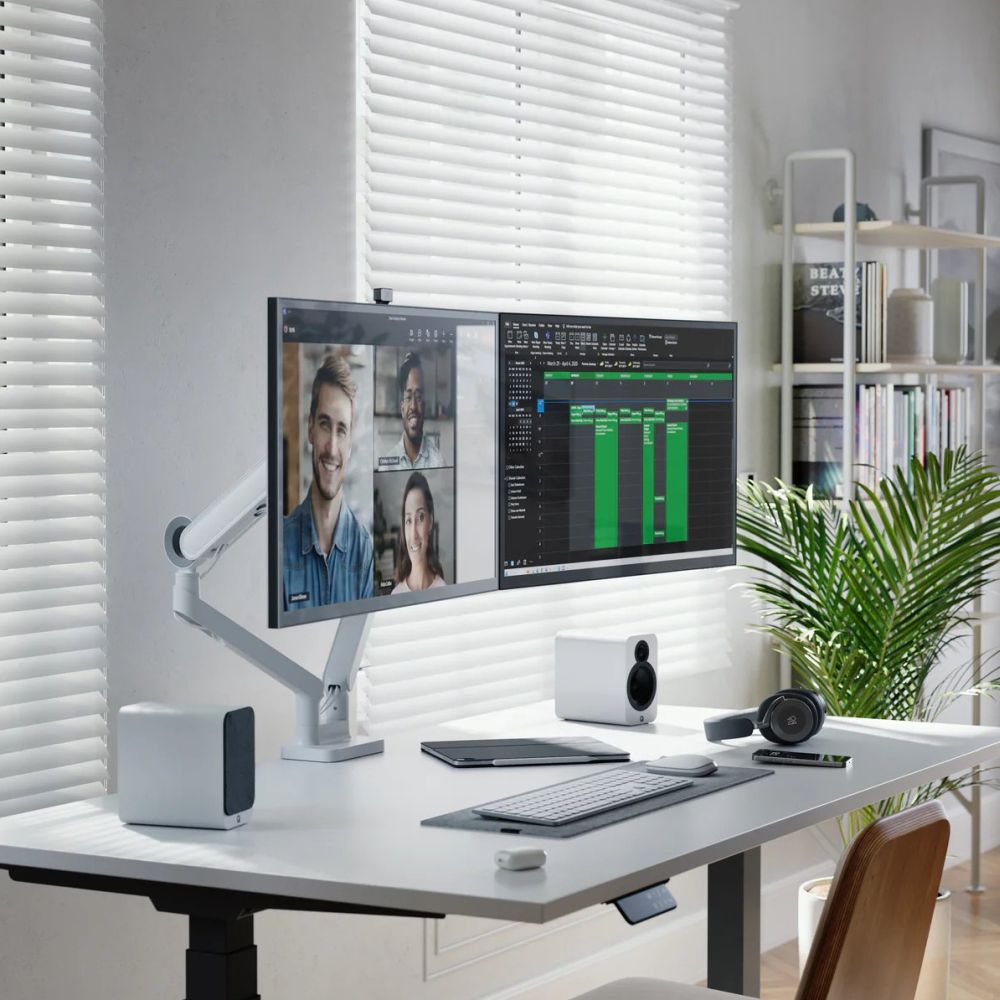 Alogic Clarity Max 32" UHD 4K Monitor / 65W PD