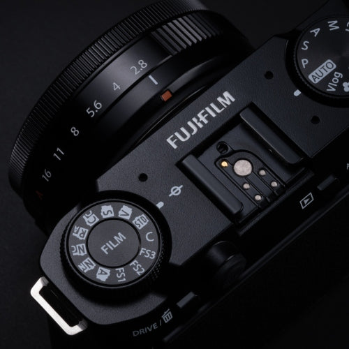 Fujifilm X-M5 body black + XC 35mm f/2.0