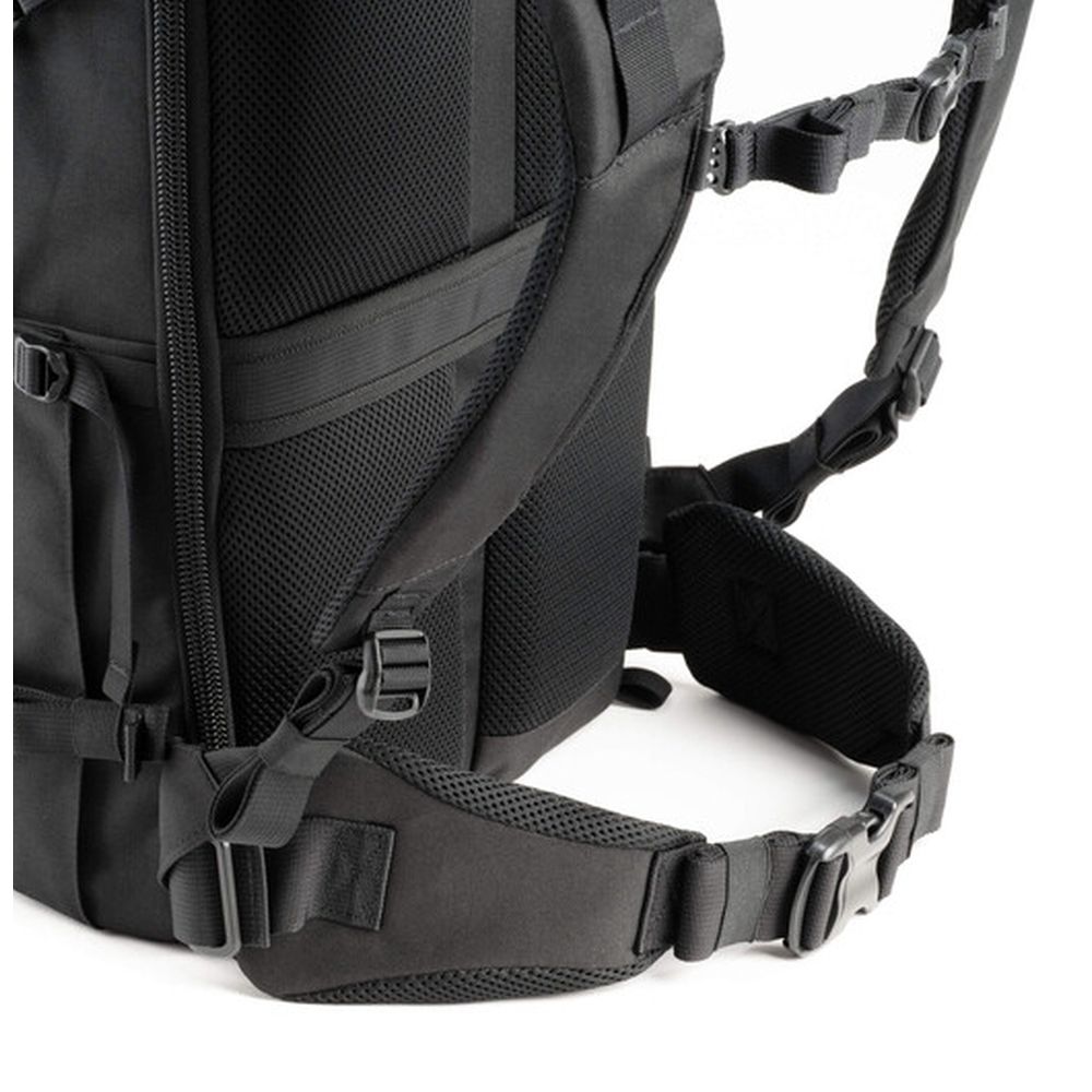 Think Tank DarkLight Backpack 20L - black