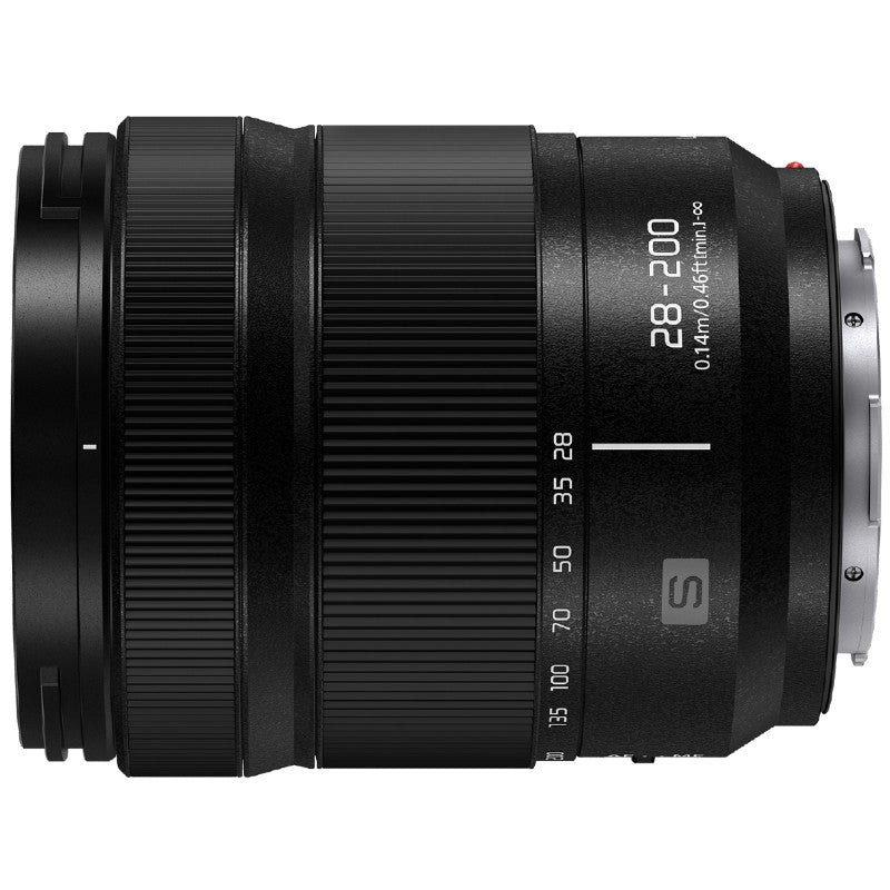Panasonic Lumix DC-S5 IIX + Lumix S 28-200mm f/4-7.1 MACRO