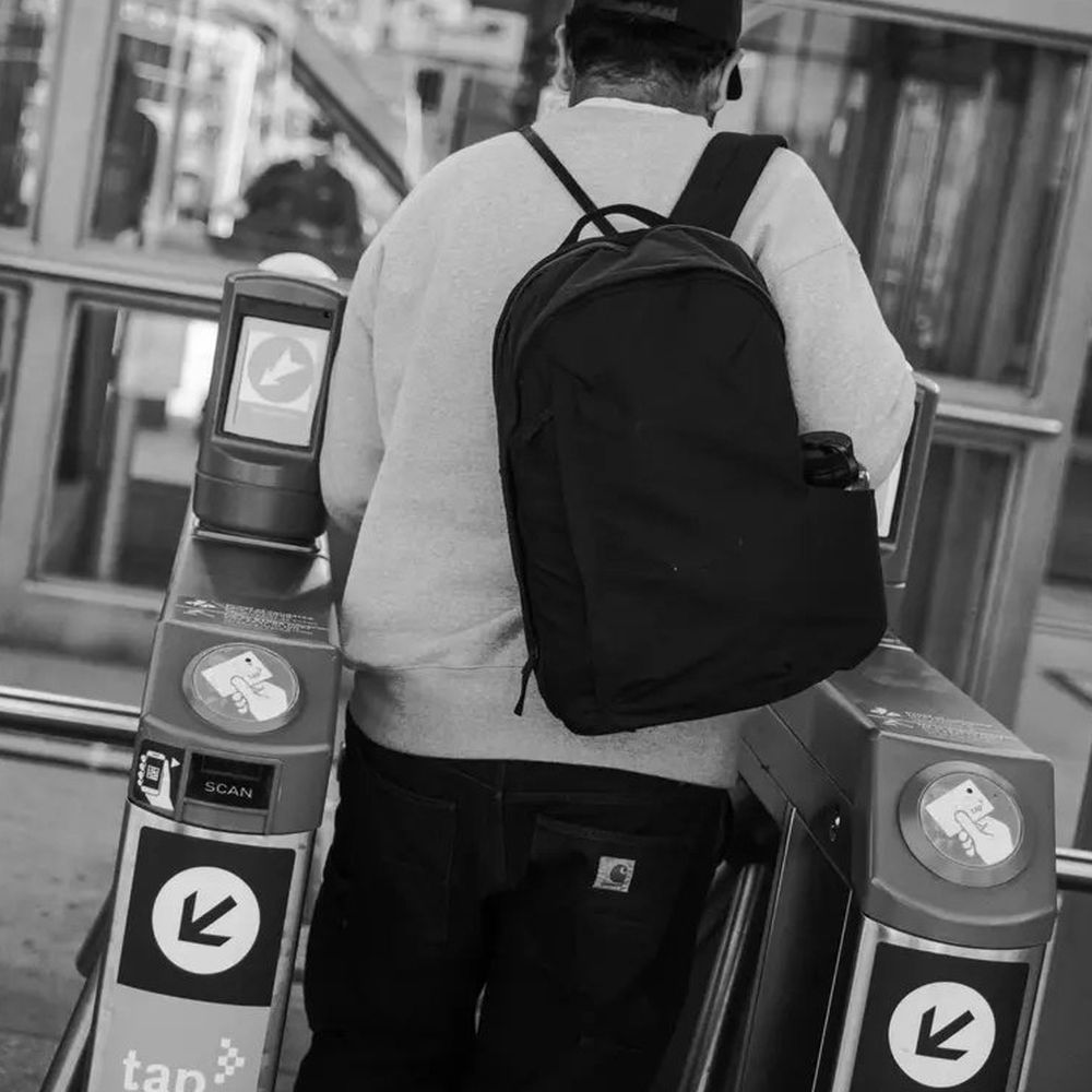 Moment Everything Backpack - 21L Overnight - black