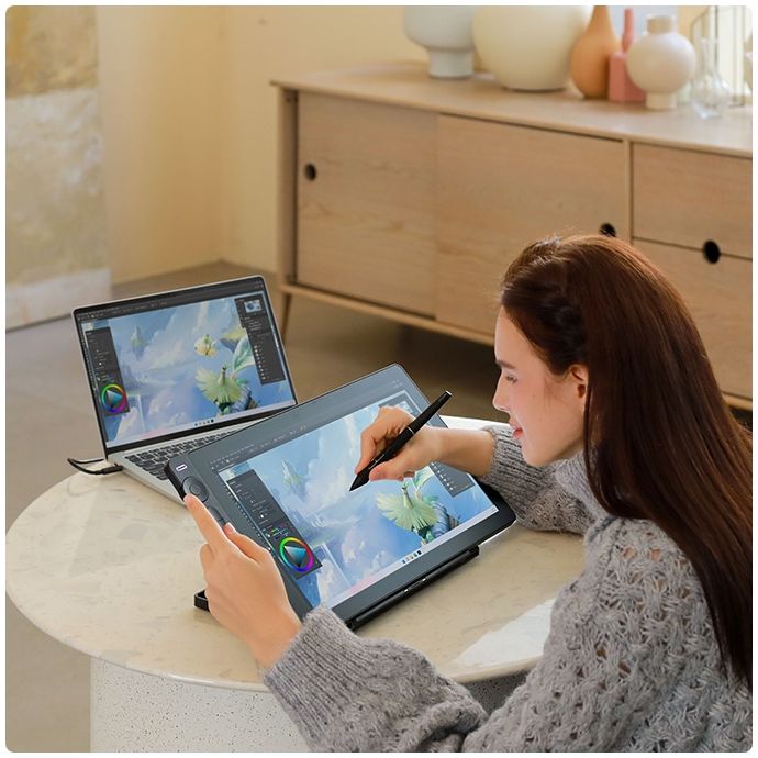 Huion Kamvas 16 Gen 3 with stand
