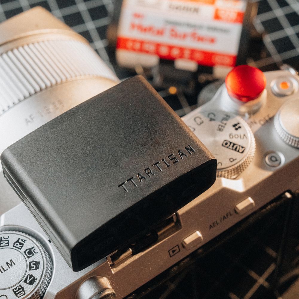 TTArtisan Wireless flash trigger