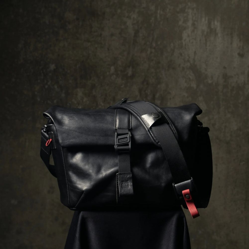 Wotancraft Pilot Travel Camera Bag 7L - black leather