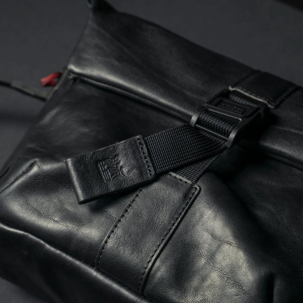 Wotancraft Pilot Travel Camera Bag 7L - black leather