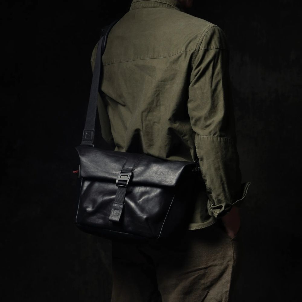 Wotancraft Pilot Travel Camera Bag 7L - black leather