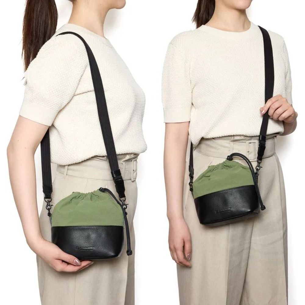 Artisan & Artist ACAM CP210 camera pouch leather/fabric zwart-kaki