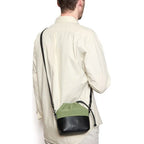 Artisan & Artist ACAM CP210 camera pouch leather/fabric zwart-kaki