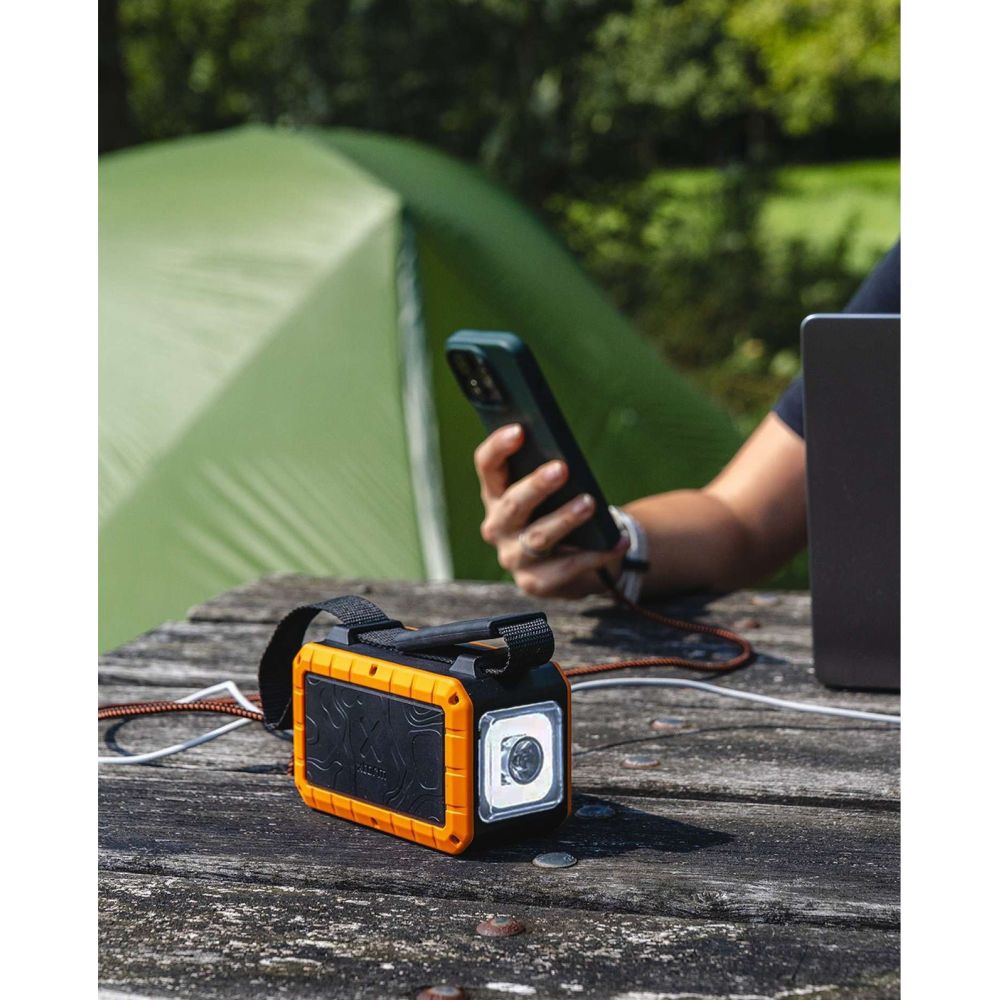 Xtorm Powerbank 100W Rugged 40,000 mAh with flashlight