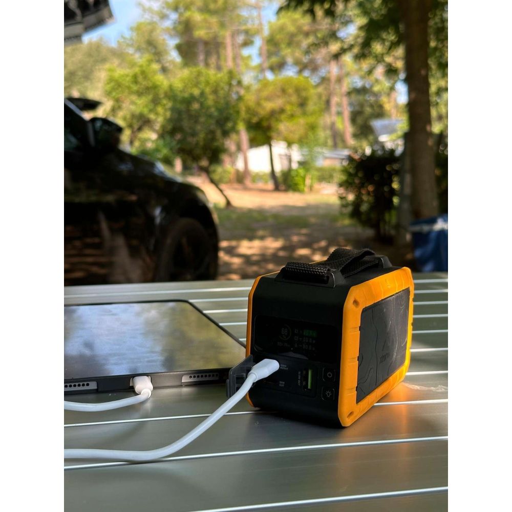 Xtorm Powerbank 100W Rugged 40,000 mAh with flashlight