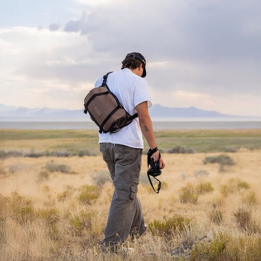 WANDRD ROGUE Sling 9L Atacama Clay V2