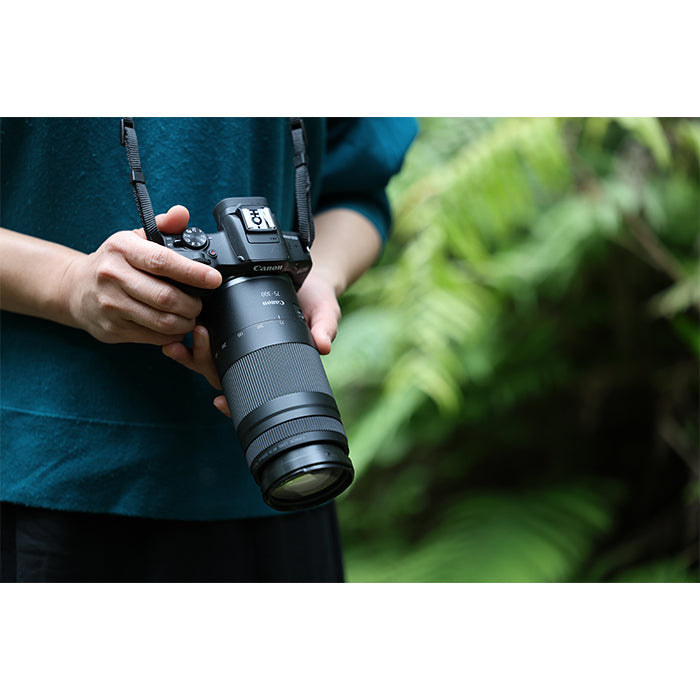 Canon EOS R50 + RF-s 18-45 + RF 75-300mm dubbelzoomkit
