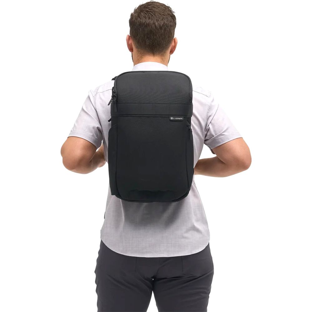 Gomatic Luma Camera Pack 18L, black