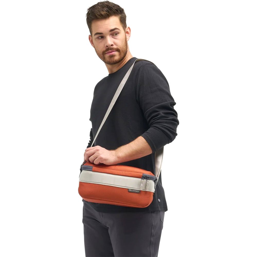 Gomatic Luma Camera Sling 9L, Rust Red