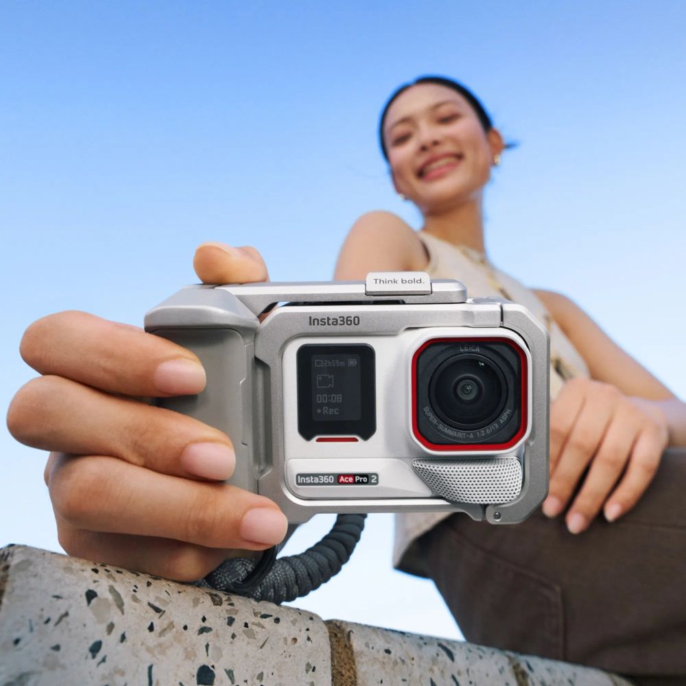 Insta360 Ace Pro 2 (Arctic White) Xplorer Bundle (Moonlight Silver)