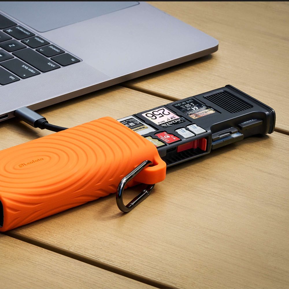 Leofoto High-speed CF-A/CF-B/SD/MicroSD card reader - orange