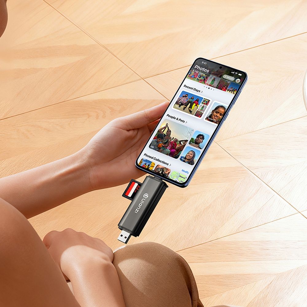 Ulanzi CR3 3-in-1 Card reader 4.0 with USB and USB-C
