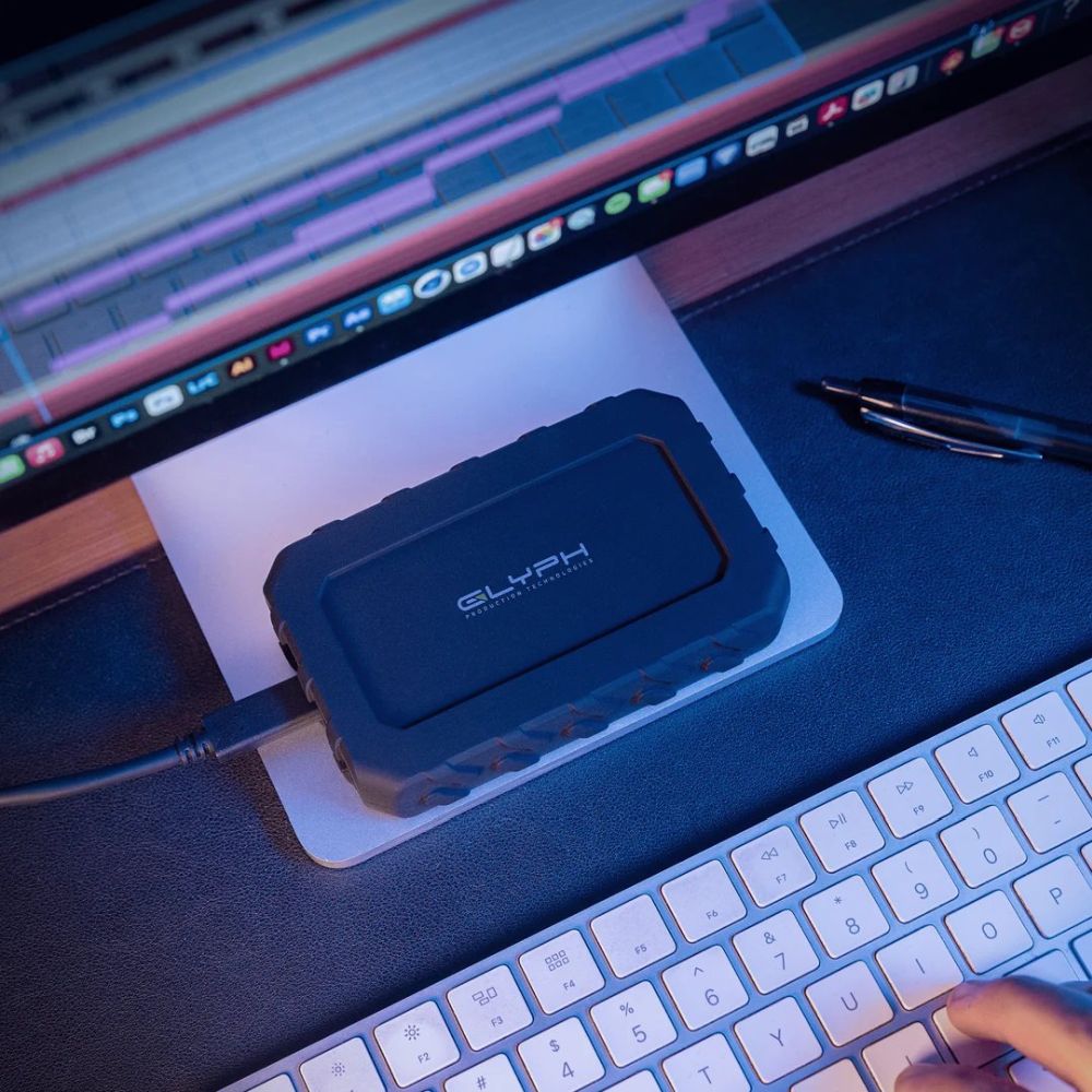 Glyph Atom EX40 High-Intensity USB4 Type-C (40Gb) Bus-Powered NVMe SSD - 2 TB