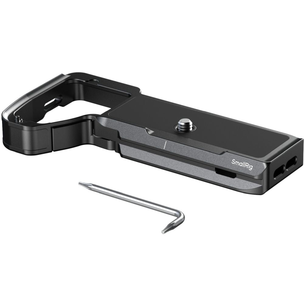 SmallRig 6033 Baseplate with AirTag Slot for Sony Alpha 7 V / 7R V / 7 IV