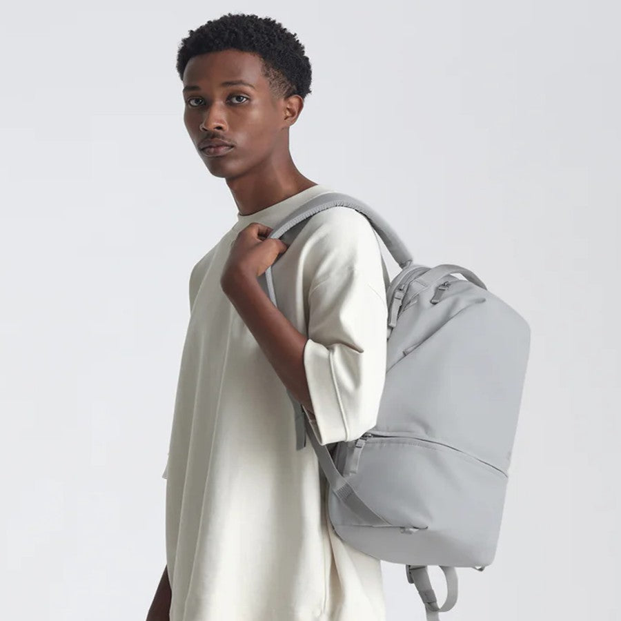 Urth Arkose 20L Backpack (Stone)